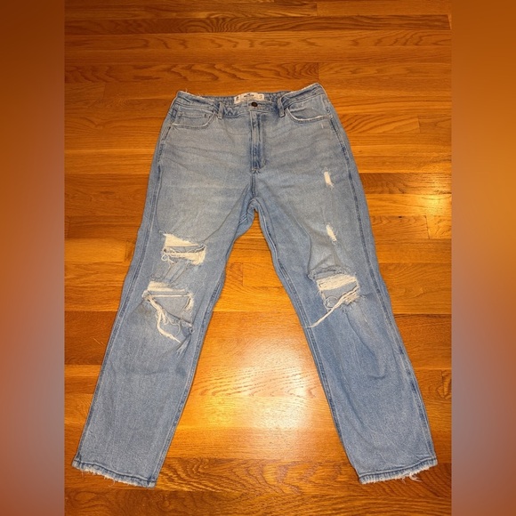 Hollister Denim - Y2K Hollister Curvy High-Rise Mom Jeans | Distressed | Light Wash 13R | W31 L27